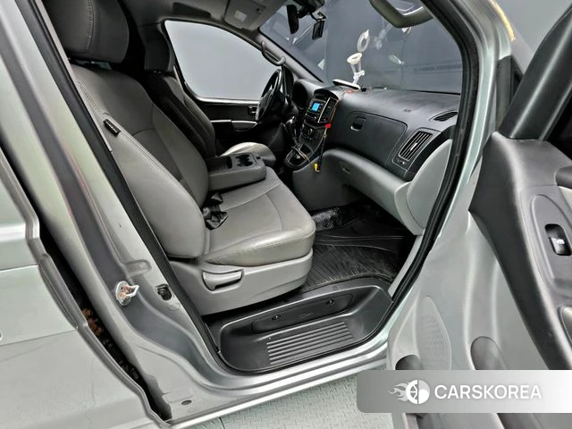 Hyundai The New Grand Starex 2019 Серебристо-серый из Кореи, фото 4