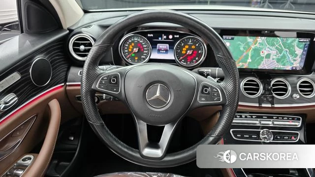 Mercedes-Benz E-Class W213 2018 Белый из Кореи, фото 4