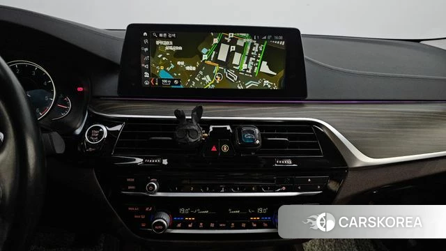 BMW 5 Series (G30) 2018 Белый из Кореи, фото 4