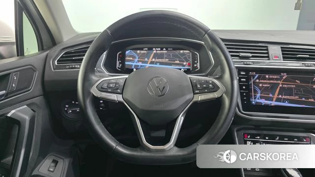 Volkswagen Tiguan second Generation 2023 Белый из Кореи, фото 4