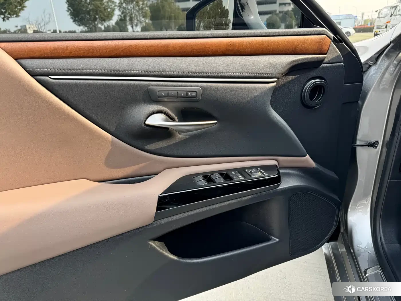 Lexus ES 2024 Silver/gray из Китая, фото 4