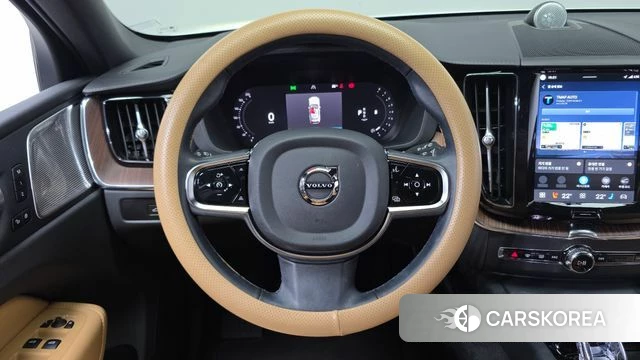 Volvo XC60 second Generation 2024 Белый из Кореи, фото 4