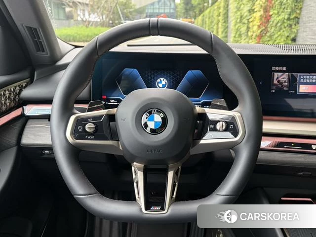 BMW 5 series 2025 Черный из Китая, фото 4