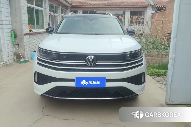 Volkswagen Tavendor 2023 Белый из Китая, фото 4