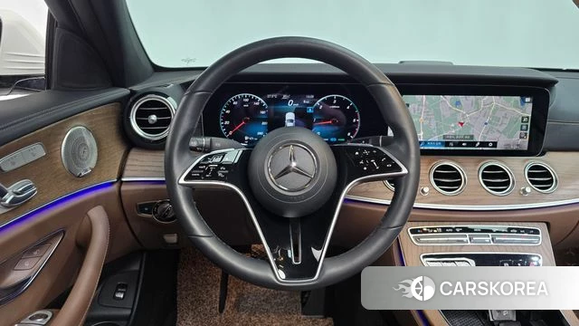 Mercedes-Benz E-Class W213 2023 Белый из Кореи, фото 4
