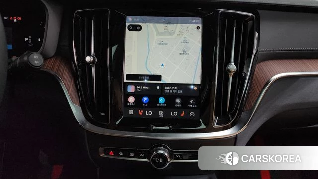 Volvo V60 Cross-Country 2nd Generation 2023 Белый из Кореи, фото 4