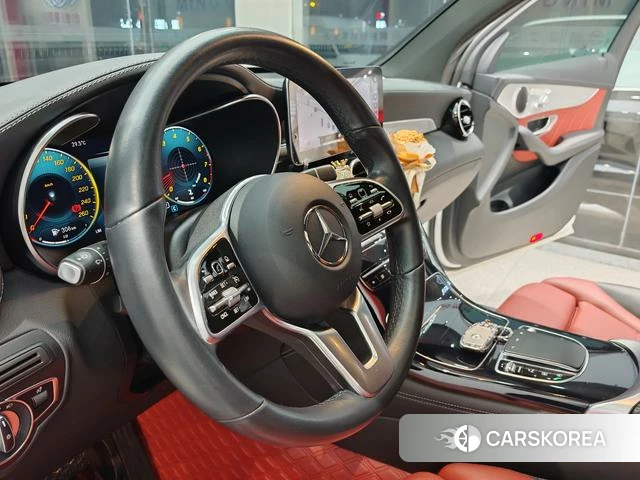 Mercedes-Benz GLC 2021 Белый из Китая, фото 4
