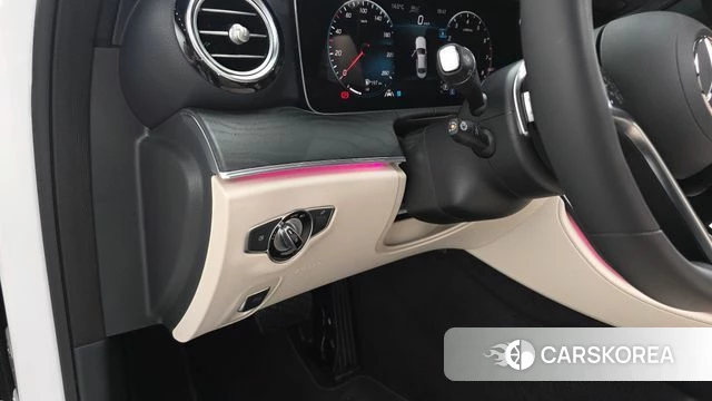 Mercedes-Benz E-Class W213 2023 Белый из Кореи, фото 4