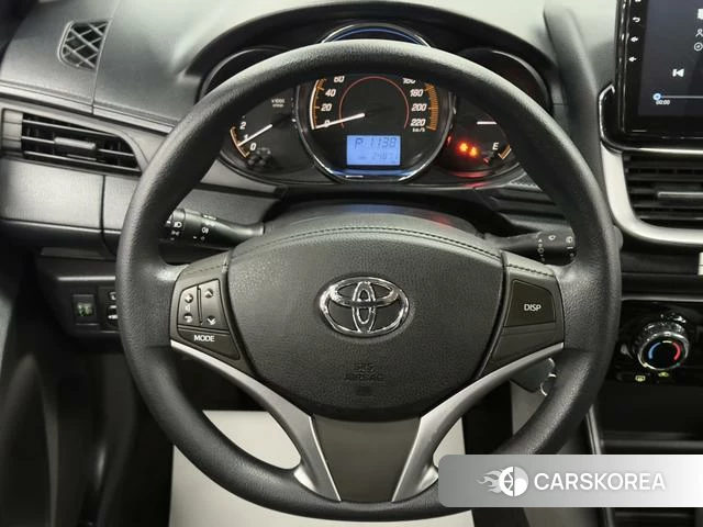 Toyota Yaris L 2021 Белый из Китая, фото 4