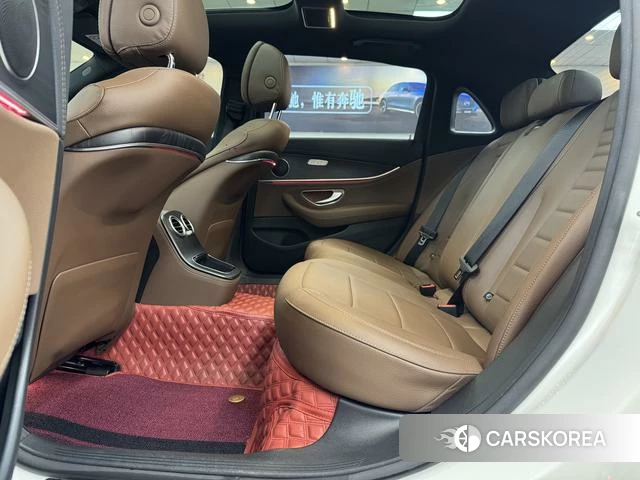 Mercedes-Benz E-Class 2021 Белый из Китая, фото 4