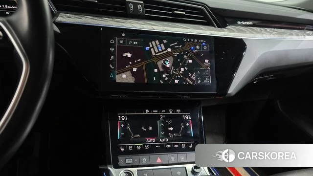 Audi e-Tron 2022 Белый из Кореи, фото 4