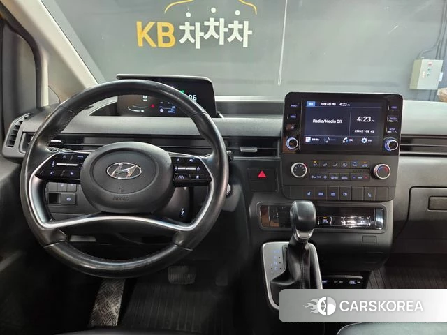 Hyundai Staria 2022 Желтый из Кореи, фото 4