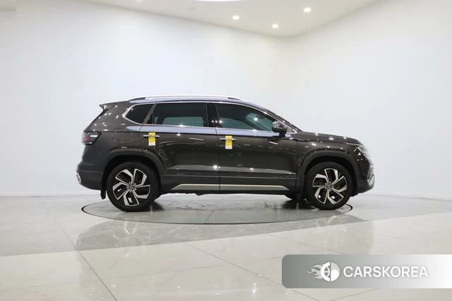 Volkswagen Tharu 2024 Темно-серый из Китая, фото 4