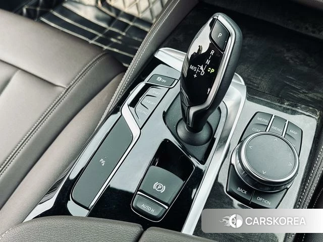 BMW 5 series 2020 Черный из Китая, фото 4