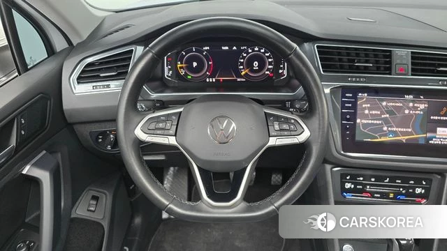 Volkswagen Tiguan second Generation 2021 Белый из Кореи, фото 4