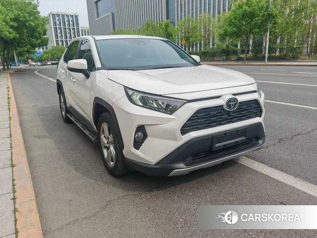 Toyota RAV4 2021 Белый из Китая, фото 4