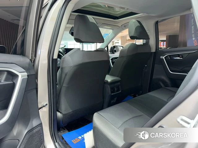 Toyota RAV4 2021 Шампань из Китая, фото 4