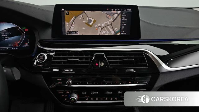 BMW 5 Series (G30) 2019 Серый из Кореи, фото 4
