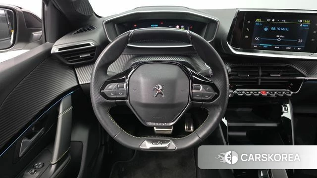 Peugeot e-208 second Generation 2021 Белый из Кореи, фото 4