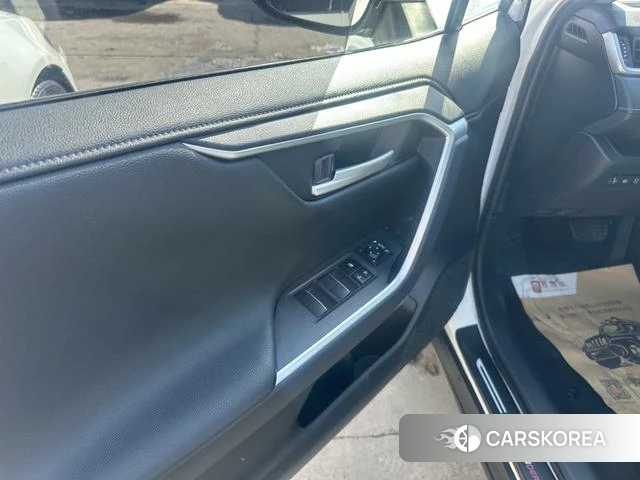 Toyota Wildlander 2023 Белый из Китая, фото 4