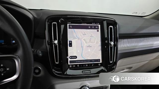 Volvo XC40 2025 Белый из Кореи, фото 4
