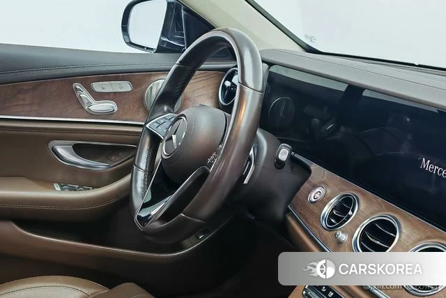 Mercedes-Benz E-Class 2022 Черный из Китая, фото 4