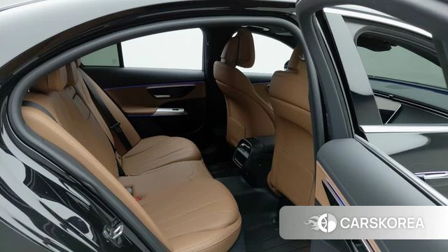 Mercedes-Benz E-Class W214 2024 Черный из Кореи, фото 4