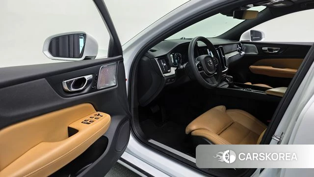 Volvo S60 3rd generation 2019 Белый из Кореи, фото 4