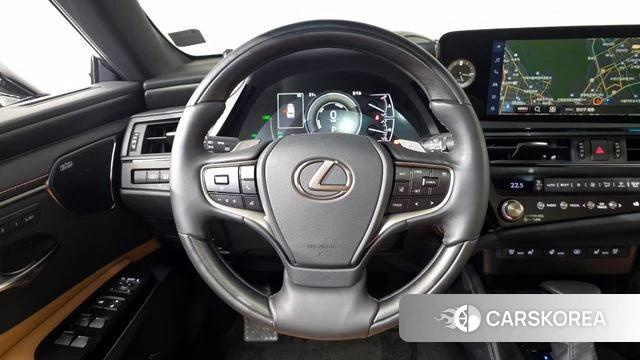 Lexus ES300h 7th generation 2025 Серебряный из Кореи, фото 4