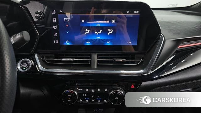 Chevrolet (GM Daewoo) Trax Crossover 2023 Белый из Кореи, фото 4