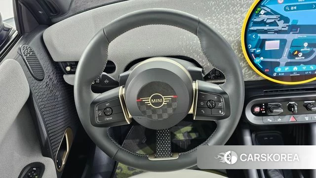 Mini Cooper Electric 4th Generation 2024 Черный из Кореи, фото 4