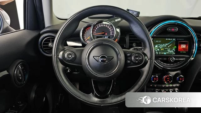 Mini Cooper 2018 Жемчужный цвет из Кореи, фото 4