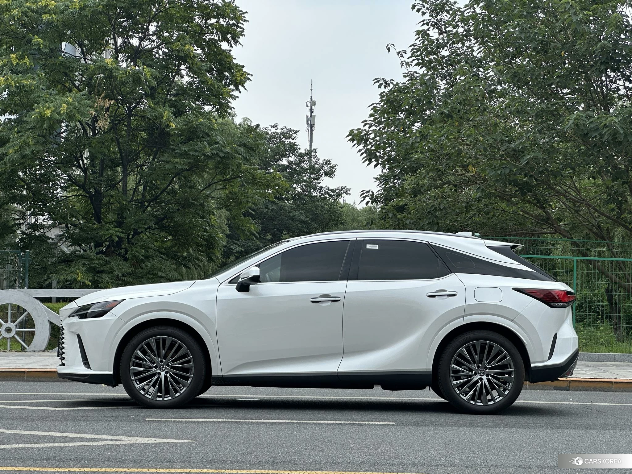 Lexus RX 2023 Белый из Китая, фото 4