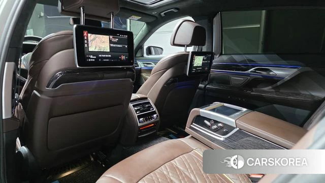 BMW 7 Series (G11) 2022 Серебристо-серый из Кореи, фото 4