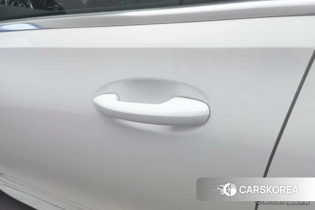Mercedes-Benz C-class 2023 Белый из Китая, фото 4