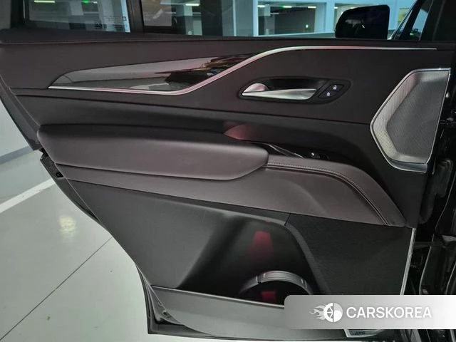 Cadillac Escalade 5th Generation 2023 Черный из Кореи, фото 4