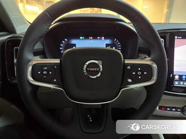Volvo XC40 2026 Белый из Кореи, фото 4