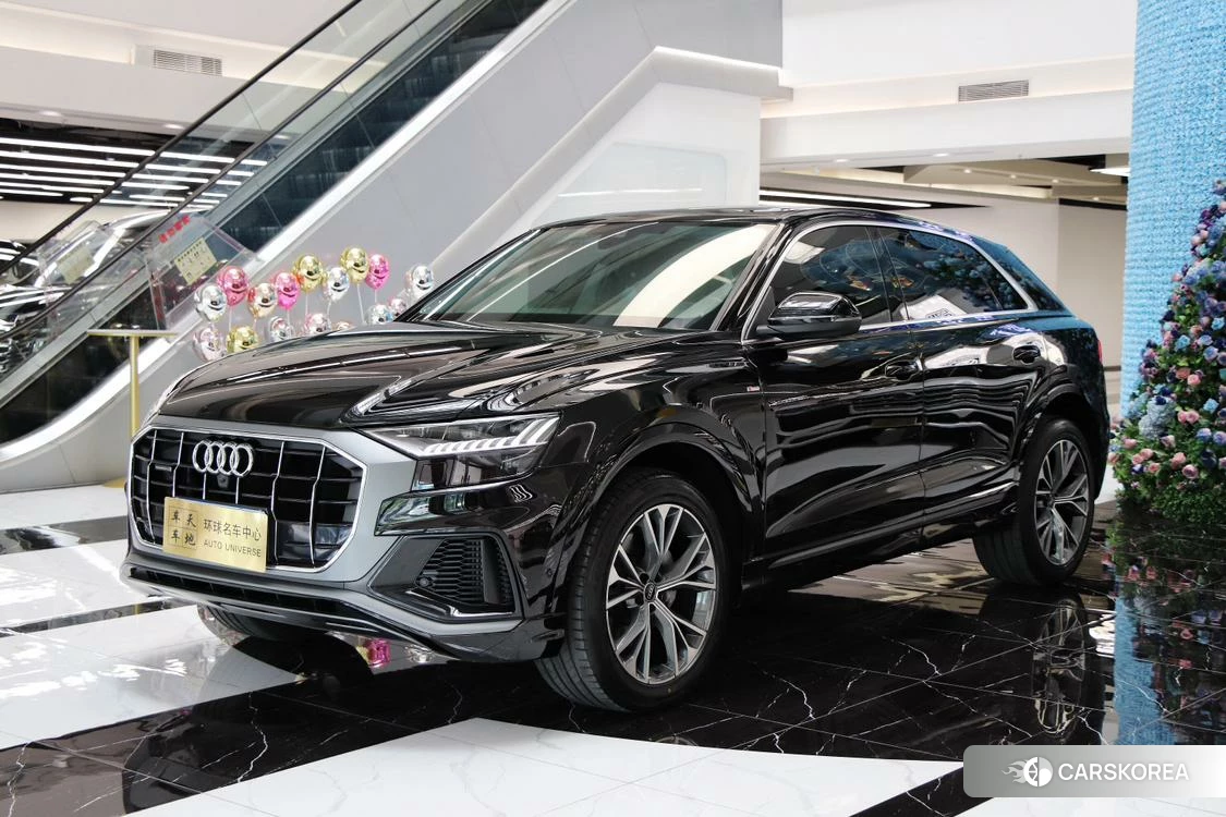Audi Q8 2021 Черный из Китая, фото 4