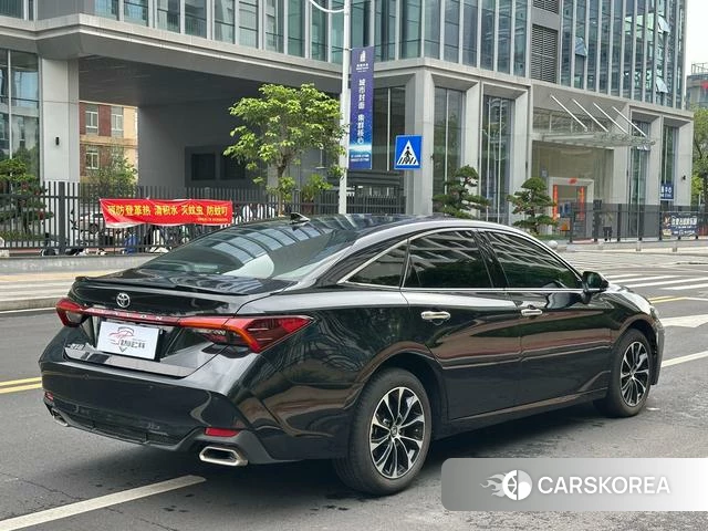 Toyota Avalon 2023 Черный из Китая, фото 4