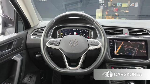Volkswagen Tiguan second Generation 2022 Черный из Кореи, фото 4