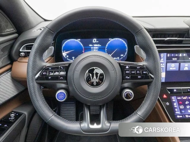Maserati Grecale 2024 Светло-серебряный цвет из Кореи, фото 4