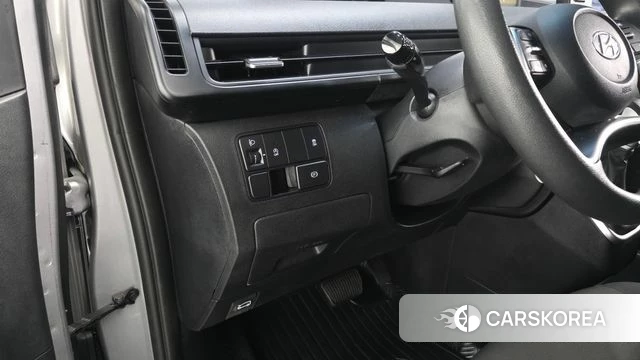 Hyundai Staria 2022 Серебристо-серый из Кореи, фото 4