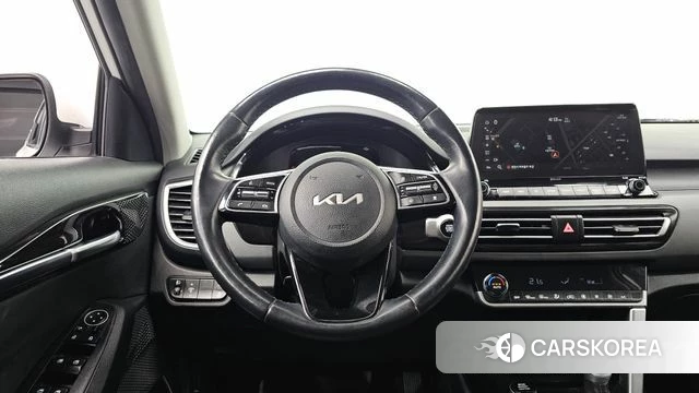 Kia Seltos 2022 Белый из Кореи, фото 4