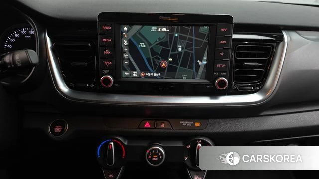 Kia Stonic 2018 Белый из Кореи, фото 4