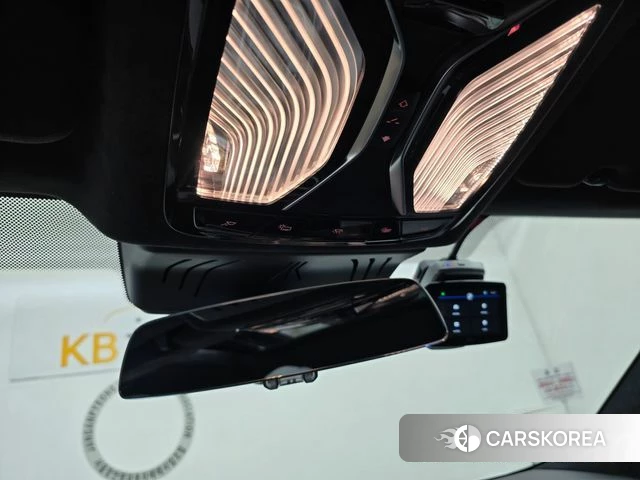 BMW 8 Series (G15) 2025 Белый из Кореи, фото 4