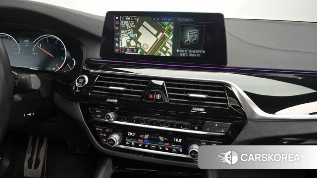 BMW 5 Series (G30) 2018 Белый из Кореи, фото 4