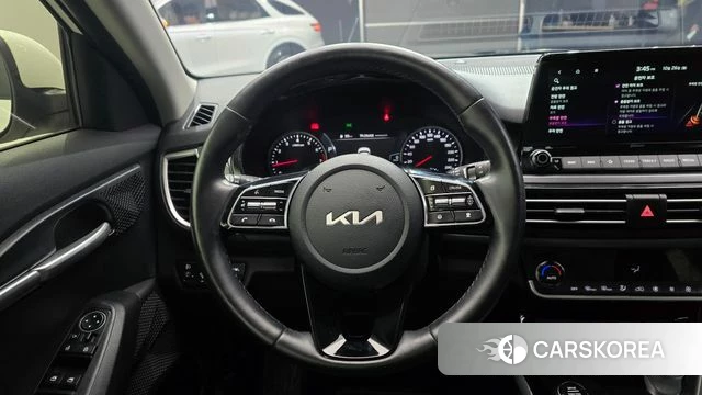 Kia Seltos 2022 Белый из Кореи, фото 4