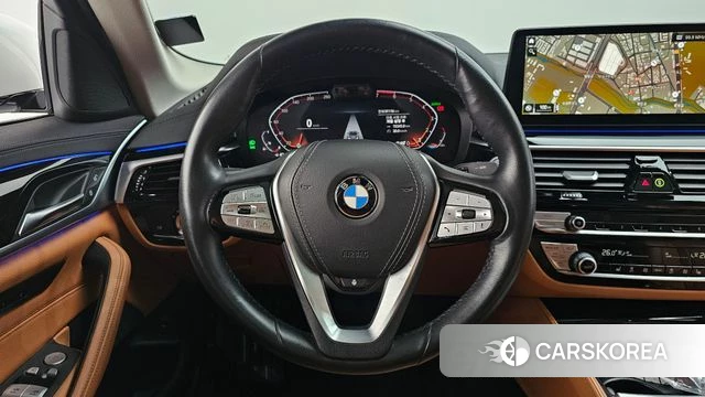 BMW 5 Series (G30) 2022 Белый из Кореи, фото 4