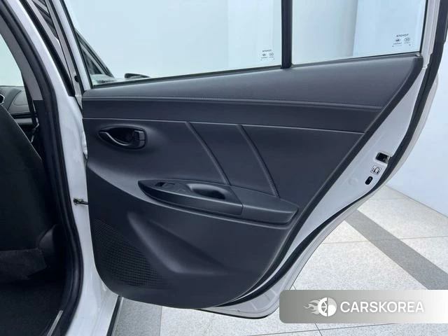 Toyota Yaris L 2021 Белый из Китая, фото 4