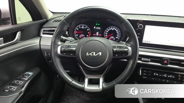 Kia K5 3rd generation 2023 Серебристо-серый из Кореи, фото 4